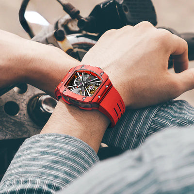 In 2022, Men's Red Watches Will Be All The Rage
