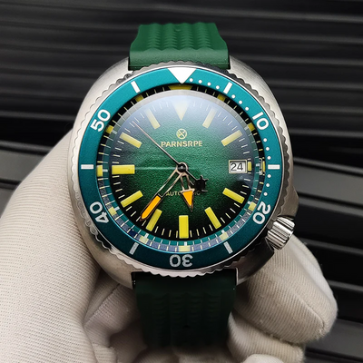 Are Men's Green Dial Watches Still In Style In 2023?