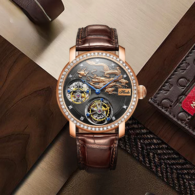 Nice Men's Watch With Leather Band In 2023